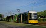 Flexity F8E 8004 mit der neuen Vollwerbung für  Greenville Festival  als Linie M6, Landsberger Allee/Arendsweg 18.06.2014