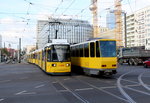 Berlin BVG SL M4 (GT6-97 1062 (Adtranz 1997)) Otto-Braun-Straße / Mollstraße am 22.