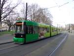 Eine Bahn des Typs GT8N als Linie 8 Kulenkampffallee an der Blumenthalstr.