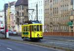 COTTBUS, 01.11.2008, historischer Straßenbahnwagen 24 (an der Seite mit der Aufschrift  Staedtische Strassenbahn ) in der Bahnhofstraße; hierbei müsste es sich um ein 1903 bei der Fa. Hoffmann in Breslau erbautes Fahrzeug handeln, dessen zunächst offene Plattform zwischen 1928 und 1931 im Rahmen von Umbauarbeiten geschlossen wurde