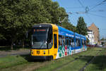 Dresden DVB NGT D8DD 2620 mit Werbung für den Verkehrsverbund Oberelbe hier als Linie 4 am Palaisplatz, 31.08.2017.