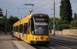 NGTD 12 DD 2807 hatte am 09.06.2018 auf der Fahrt nach Coschütz die Haltestelle Saarstraße erreicht.