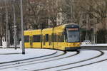 28. Januar 2013, Dresden: Zug 2615 der Straßenbahn biegt vor dem Rathaus in die St. Petersburger Straße ein.