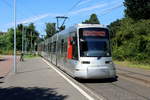 Düsseldorf Rheinbahn: Ein Zug der Stadtbahnlinie U73 (NF8U 3343) erreicht am 20.