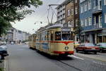 An einem Sommerabend Mitte der 1980er Jahre fährt der Rheinbahn-Vierachser 2113 in das Depot Am Steinberg ein. Diese Triebwagen wurden bis etwa 1987 im Linienverkehr eingesetzt. 