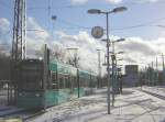 Der am Aufnahmetag 25.11.2005 neueste S-Triebwagen 240 der  Frankfurter Straenbahn an der Endstation Stadion Straenbahn.