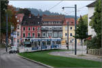 Streckendokumentation zweite Nord-Süd-Strecke in Freiburg -     Diese Bahn kommt von Süden und fährt jetzt in die Werthmannstraße ein, nachdem sie die Dreisam auf der