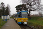 TWSB 316 als Linie 6 vom Gleisdreieck Waltershausen, am 25.03.2016 an Haltestelle am Bahnhof Waltershausen.