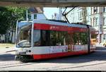 MGT-K (Bombardier Flexity Classic), Wagen 678 und Wagen 6??, der Halleschen Verkehrs-AG (HAVAG) als Linie 3 von Beesen nach Trotha verlassen den Steinweg und passieren die Haltestelle Franckeplatz.