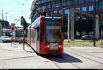 MGT-K-2 (Bombardier Flexity Classic), Wagen 691 und Wagen 692, der Halleschen Verkehrs-AG (HAVAG) als Linie 9 von Hauptbahnhof nach Göttinger Bogen erreichen die Haltestelle Am Leipziger Turm.