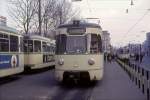 Vorortbahnzug 1002/2002 der Kölner Verkehrsbetriebe im Stumpfgleis der Linie P am Neumarkt, ca. 1966.