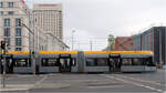 Nahe des Leipziger Hauptbahnhofes -

... quert hier eine Solaris NGT10-XL Straßenbahn eine Straßenkreuzung.

21.03.2023 (M)


