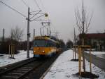 Ein wenig Schnee lag noch in Leipzsch, Grozschocher. T4D 2113 bei der Hst. Wasserwerk Windorf, begibt sich auf seine kurze berlandfahrt