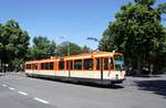 Straßenbahn Mainz: Duewag / AEG M8C der MVG Mainz - Wagen 273, aufgenommen im Juni 2017 an der Haltestelle  Goethestraße  in Mainz.