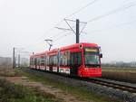 MVG Stadler Variobahn 221 (Möbel Martin Vollwerbung) am 02.12.17 in Mainz auf der Mainzelbahn