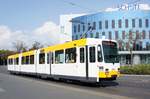 Straßenbahn Mainz: Duewag / AEG M8C der MVG Mainz - Wagen 272, aufgenommen im September 2018 in der Nähe der Haltestelle  Bismarckplatz  in Mainz.