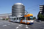 Straßenbahn Heidelberg / Rhein-Neckar-Verkehr GmbH (RNV): Duewag M8C-NF der Rhein-Neckar-Verkehr GmbH - Wagen 3257, aufgenommen im Juni 2016 am Hauptbahnhof in Heidelberg.