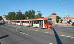 GT8N-2 1103 war am 03.09.2021 auf dem Weg zum Gibitzenhof verließ gerade die Haltestelle Hallertor.