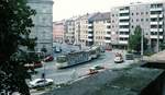 Straßenbahn Nürnberg__4x-Zug der Linie 6, von St.Johannis kommend biegt beim Neutor in den Neutorgraben Richtung Plärrer ein.__06-1986