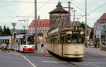 Der Tw 334 verläßt im Juli 2002 die Haltestelle am Hauptbahnhof in Richtung Luitpoldhain, Tw 1006 zum Tiergarten wird gleich folgen