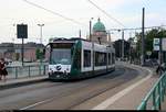 Siemens Combino, Wagen 416  Offenbach , der ViP Verkehrsbetrieb Potsdam GmbH als Linie 96 von Campus Jungfernsee nach Kirchsteigfeld, Marie-Juchacz-Straße, erreicht die Haltestelle Lange Brücke.
[30.5.2018 | 18:41 Uhr]