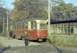 Berlin-Friedrichshagen: Elektrische Straßenbahn Schöneiche Tw 65 (Eigenbau/LEW) S-Bf Friedrichshagen im November 1973.