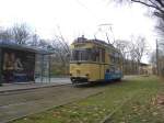 Woltersdorf am 16.11.2008. Triebwagen 27 wartet am Rahnsdorfer S-Bahnhof auf seine Abfahrtszeit.