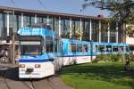 WÜRZBURG, 04.10.2014, Straßenbahnlinie 5 nach Rottenbauer bei der Einfahrt in die Ziel-Haltestelle Hauptbahnhof