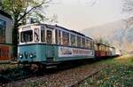 Wagen 5 der Überlandstraßenbahn Esslingen-Nellingen-Denkendorf wurde im Bahnhof Schönau der früheren DB-Bahnstrecke Neckarsteinach-Schönau im Freien abgestellt für eine spätere Nutzung auf dieser Strecke als historisches Fahrzeug. Das Foto entstand im Sommer 1985. Aus diesem edlen Vorhaben wurde leider nichts. 