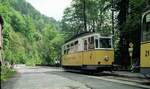 Kirnitzschtalbahn__Tw 5 [T2, Gotha 1943, ex Lockwitztalbahn]abfahrbereit zu nach 'Lichtenhain Wasserfall' an der Abfahrtstelle in Bad Schandau.__11-05-1990