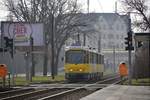 Berlin, Treskowallee. Tatra KT4DM-Traktion (Wagen #6173 + #?) erreicht die Haltestelle Treskowallee/Volkspark Wuhlheide. Die Aufnahme stammt vom 15.02.2018. 