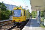 SF 60 Schienenschleiffahrzeug (BVG 4556) der Berliner Verkehrsbetriebe im Einsatz in Berlin Marzahn Höhe Bürgerpark Berlin Marzahn am 04.09.19