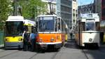 Drei Generationen von Strassenbahnfahrzeugen in Berlin in der Schleife am Hackeschen Markt, Sommer 2007