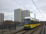 Berlin: Straenbahnlinie M8 nach U-Bahnhof Schwarzkopfstrae am S-Bahnhof Springpfuhl.(8.3.2010)