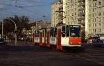 Berlin Tw 219 219 kreuzt die Landsberger Allee im Verlauf der Dimitroffstrae (heute Petersburger Strae), 31.10.1992.