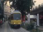 Berlin BVG SL M4 (KT4D 6009) Mitte, S-Bf Hackescher Markt (Endstelle Ausstieg) im Juli 2005.