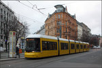 Ein Tram-Portait -    Eine siebenteilige Flexity Berlin in Einrichtungsausführung an der Haltestelle Oranienburger Tor.