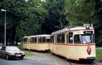 Anfang Juni 1990 verlässt der Bremer T4 481 mit dem Beiwagen 696 als Sonderzug die Schleife Bürgerpark