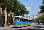 T3D 521 + 522 der Linie 4 nähern sich in der Straße der Nationen dem Verkehrsknotenpunkt Zentralhaltestelle.