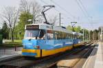 Tatratriebzug 527 wartet am 05.05.2010 in der Wendeschleife Altchemnitz. Im Hintergrund die Gleise der Citybahn nach Stollberg.