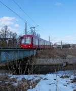 ET415 der Linie 522 Chemnitz-Stollberg verlsst am 07.04.2013 den Hp Neukirchen-Klaffenbach.