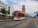 NGT 310 biegt am 25. September 2008 um 14:30 am Museum ab und fhrt noch 17 Minuten bis zur Endstelle Junkerspark. Das Museum ist derzeit mit Fangnetzen ausgrstet um lockeren Putz zu sichern.