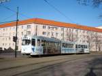 In den Sonnenstrahlen des 17. Mrz fhrt GT8 003 in der Friedrichstrae zum Hauptbahnhof.