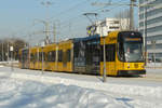 16. Dezember 2010, Dresden.  Straßenbahn am Postplatz