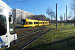 Bombardier NGT DXDD 2902 an der Haltestelle Straßburger Platz in Dresden, fotografiert am 30.12.2022