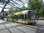 Dresden: Straenbahnlinie 3 nach Wilder Mann an der Haltestelle Postplatz.(28.7.2011)