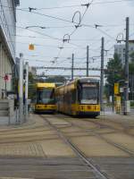 Straenbahntreffen in Dresden - 
Die Trams der Linien 3 und 11 treffen sih hier gerade in der Haltestelle  Hauptbahnhof Nord  .

09.08.2013.