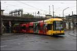 Tram 2507 unterquert am 23.09.2015 hier den Bahnhof Dresden - Mitte.