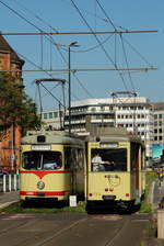 Am 15.10.2017 fanden anläßlich des Tages der offenen Tür im historischen Betriebshof Am Steinberg Zubringerfahrten mit verschiedenen Museumsfahrzeugen der Rheinbahn statt, hier begegnen sich der Achtachser 2965 und der KSW-Zug Tw 14/Bw 332 an der Haltestelle Steinstraße/Königsallee