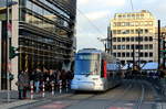 Der spärliche Rest des einmal größten Straßenbahnknotenpunktes Düsseldorfs am 28.11.2015: Auf der Fläche des ehemaligen Jan-Wellem-Platz steht jetzt das Kaufhaus